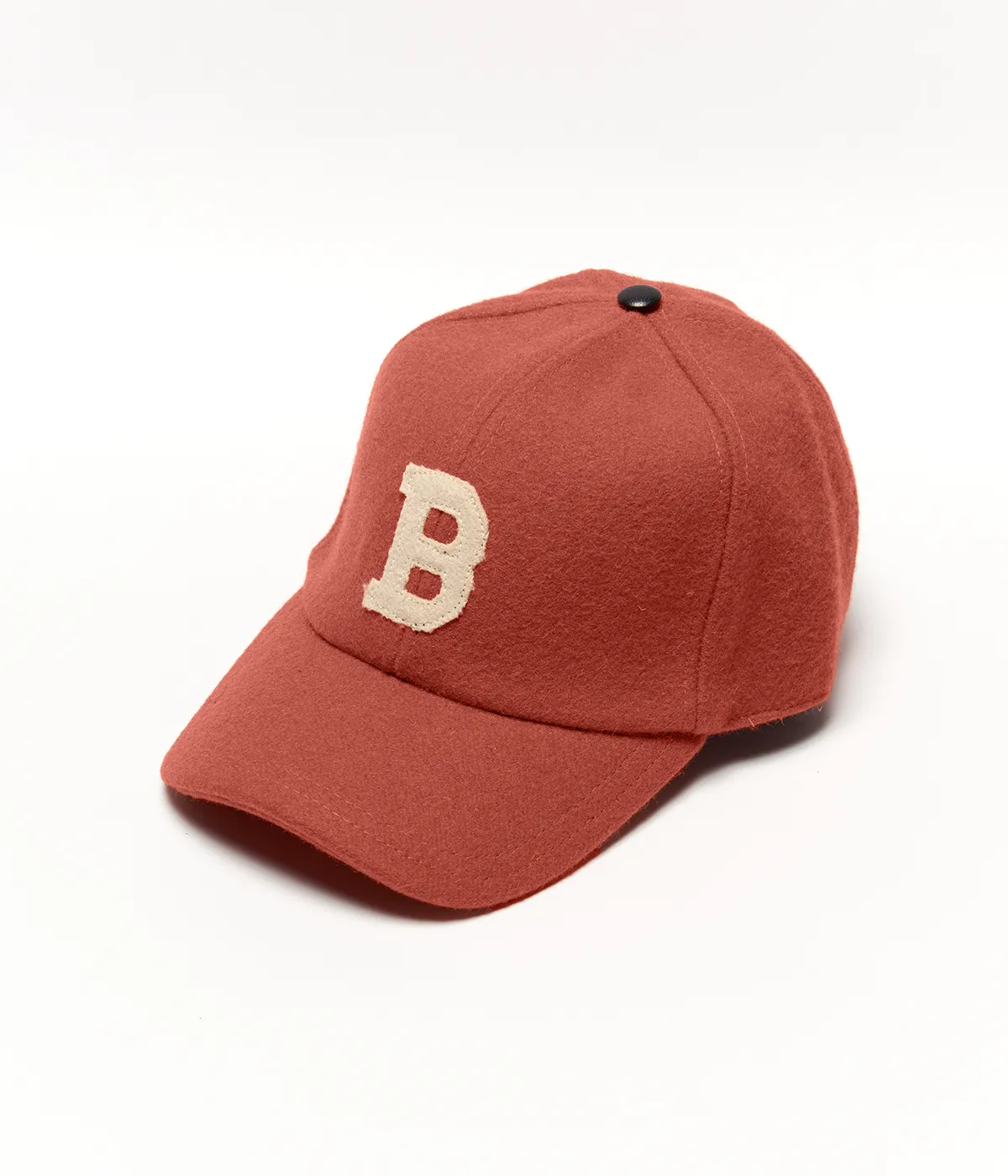Boné B